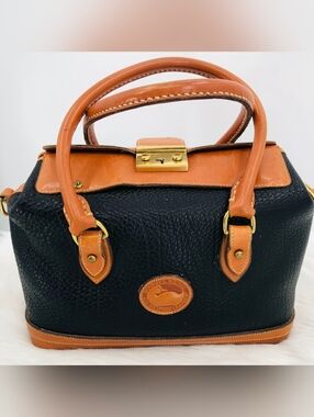 Rare Vintage Dooney & Bourke Purse/ Doctor Bag
